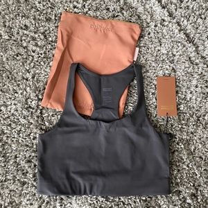 Girlfriend Collective Paloma Bra in Smoke (M)